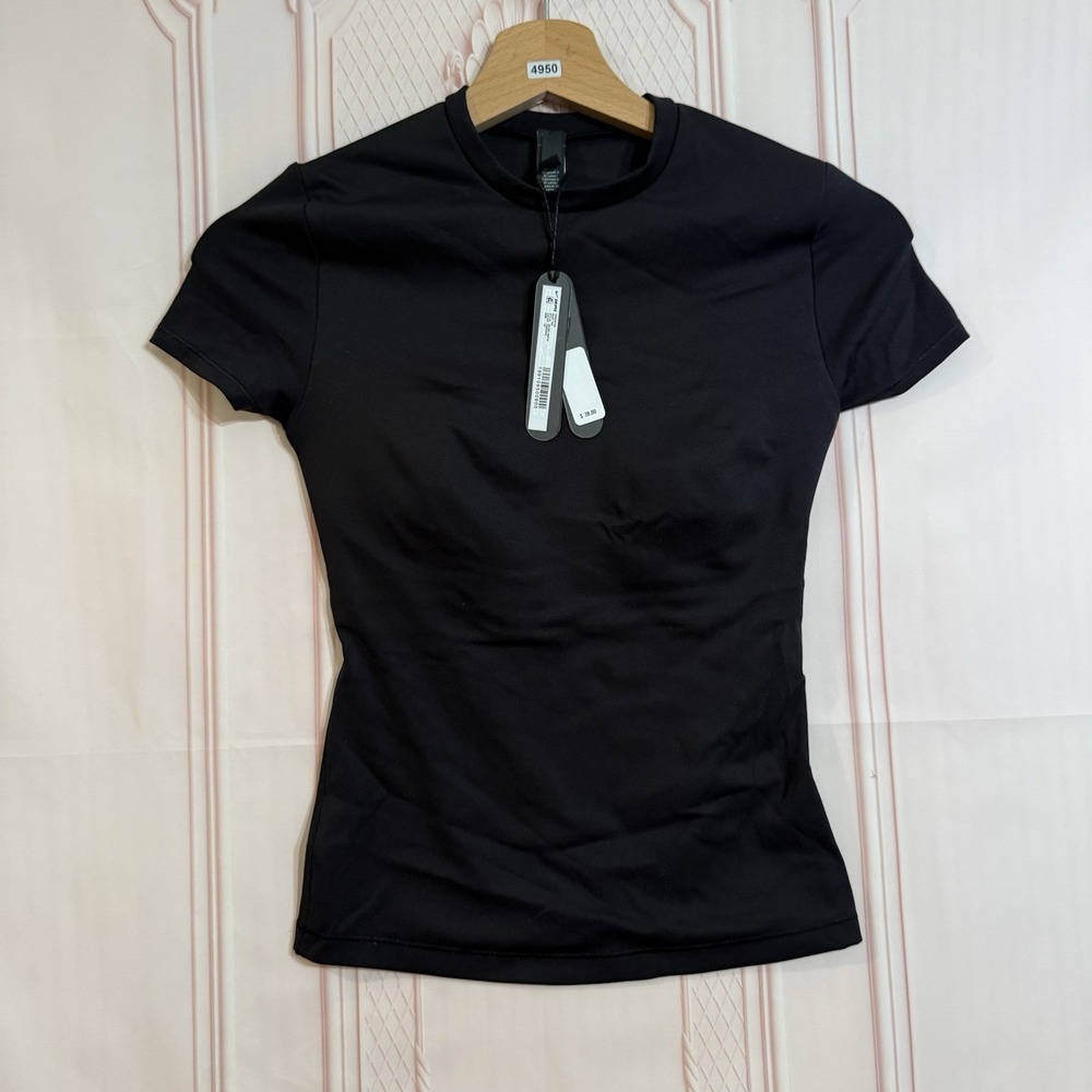 NikeSKIMS Baby Tee Obsidian Black Size XS NWT $78